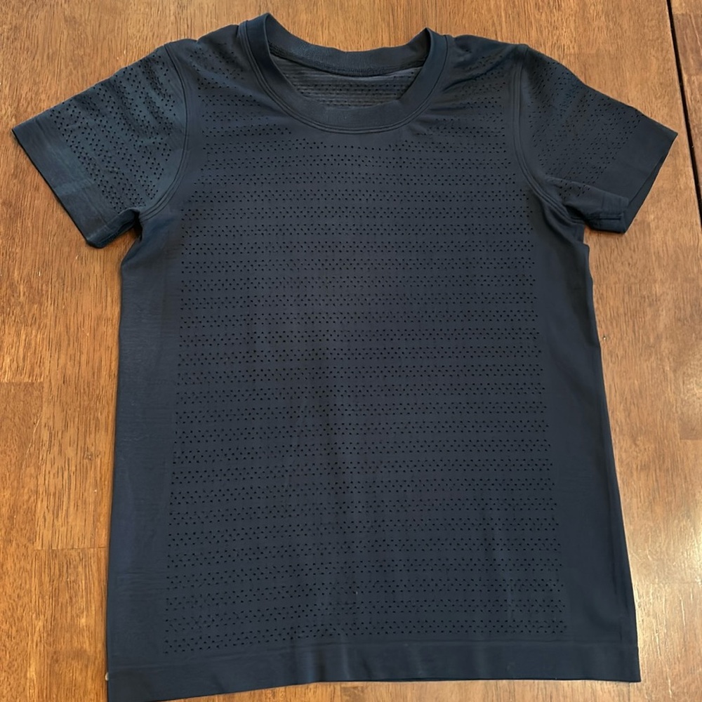 Lululemon T-Shirt